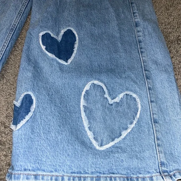 Social Tourist Ultra Highrise Baggy Wide Heart Patch Jeans - Picture 5 of 10